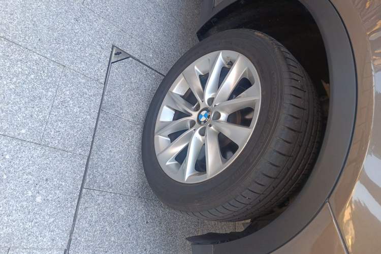 Used BMW X3 2013 xDrive20i Luxury Edition Right Front Wheel Hub