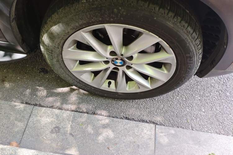 Used BMW X3 2013 xDrive20i Luxury Edition Right Front Wheel Hub