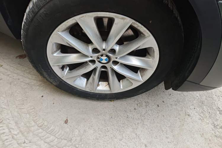 Used BMW X3 2013 Facelifted xDrive20i Luxury Edition Right Front Wheel Hub