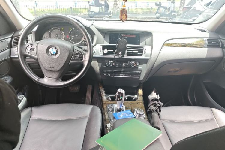 Used BMW X3 2013 Facelifted xDrive20i Luxury Edition Center Console