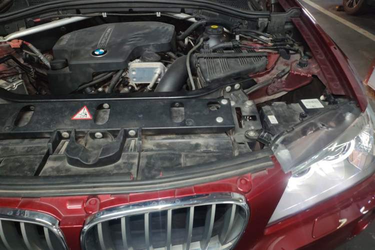 Used BMW X3 2013 xDrive20i Luxury Edition Engine Bay Left