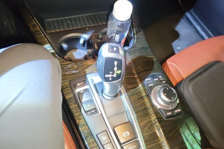 Used BMW X3 2013 xDrive20i Luxury Edition Gear Lever
