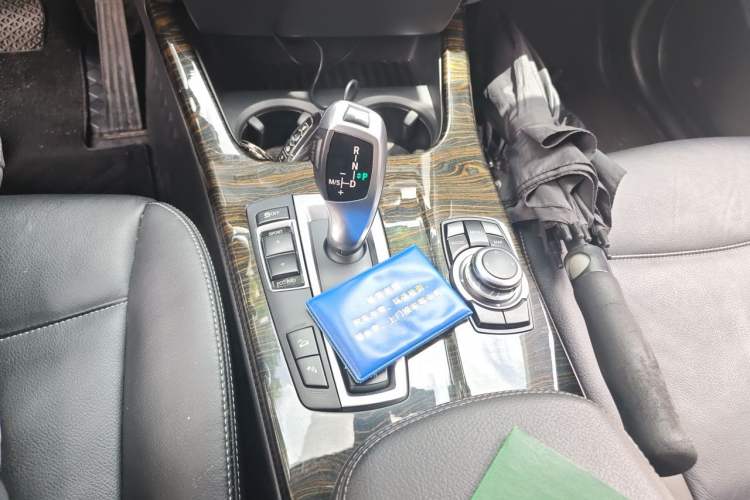 Used BMW X3 2013 Facelifted xDrive20i Luxury Edition Gear Lever