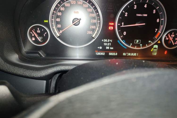 Used BMW X3 2013 xDrive20i Luxury Edition Odometer Close Up
