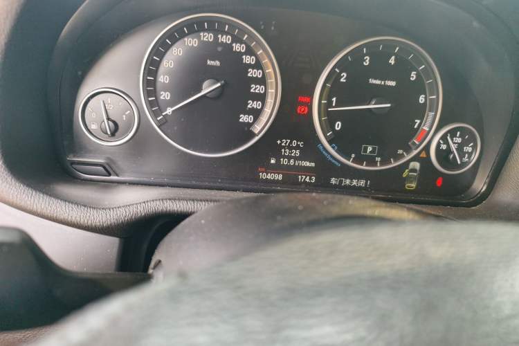 Used BMW X3 2013 xDrive20i Luxury Edition Odometer Close Up