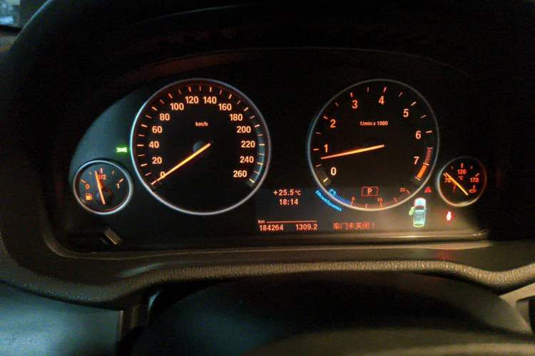 Used BMW X3 2013 xDrive20i Luxury Edition Odometer Close Up