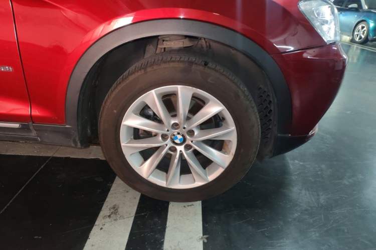 Used BMW X3 2013 xDrive20i Luxury Edition Right Front Wheel Hub