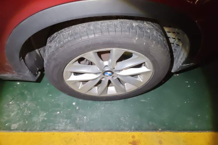 Used BMW X3 2013 xDrive20i Luxury Edition Right Front Wheel Hub
