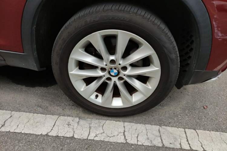Used BMW X3 2013 xDrive20i Luxury Edition Right Front Wheel Hub