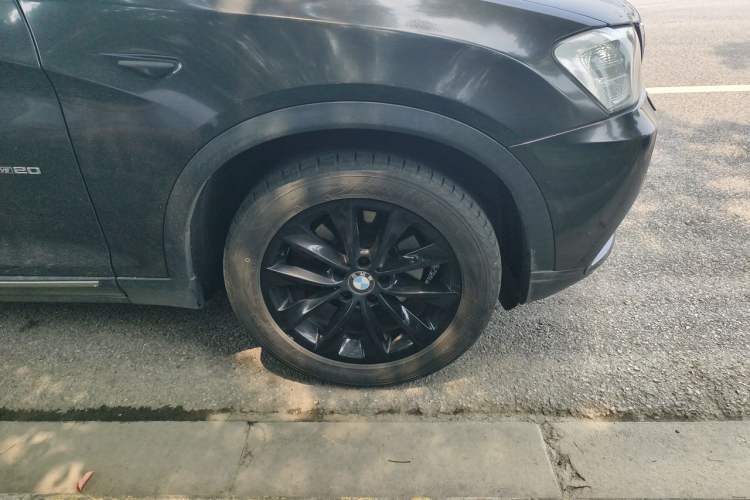 Used BMW X3 2013 xDrive20i Luxury Edition Right Front Wheel Hub