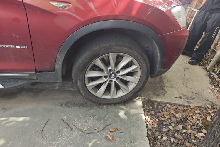 Used BMW X3 2013 Facelifted xDrive20i Luxury Edition Right Front Wheel Hub