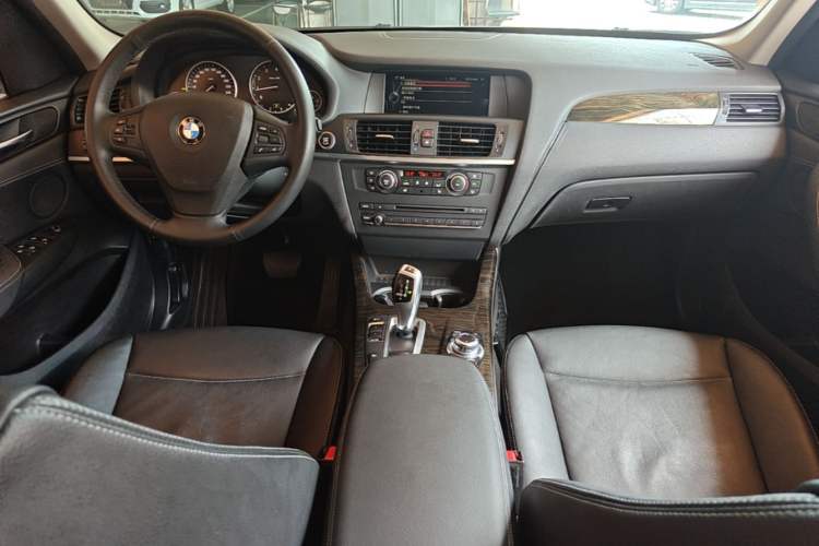 Used BMW X3 2013 Facelifted xDrive20i Luxury Edition Center Console