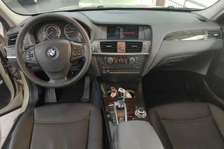 Used BMW X3 2013 Facelifted xDrive20i Luxury Edition Center Console