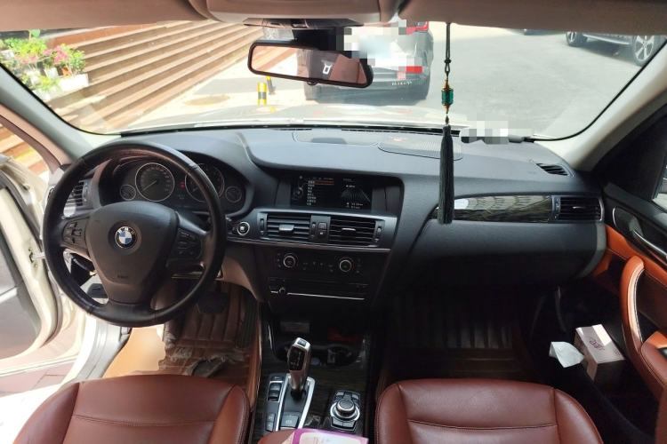 Used BMW X3 2013 Facelifted xDrive20i Luxury Edition Center Console
