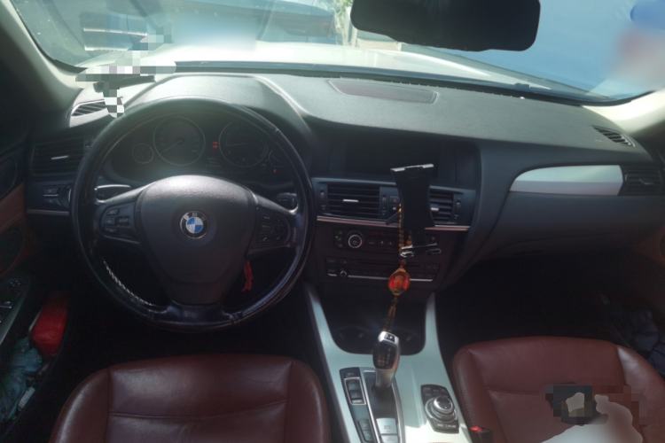 Used BMW X3 2013 xDrive28i Luxury Model Center Console