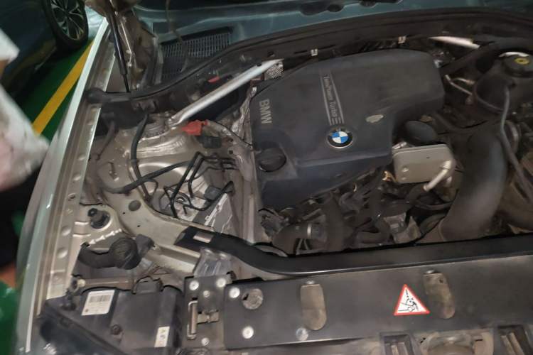 Used BMW X3 2013 Facelifted xDrive20i Luxury Edition Engine Bay Right