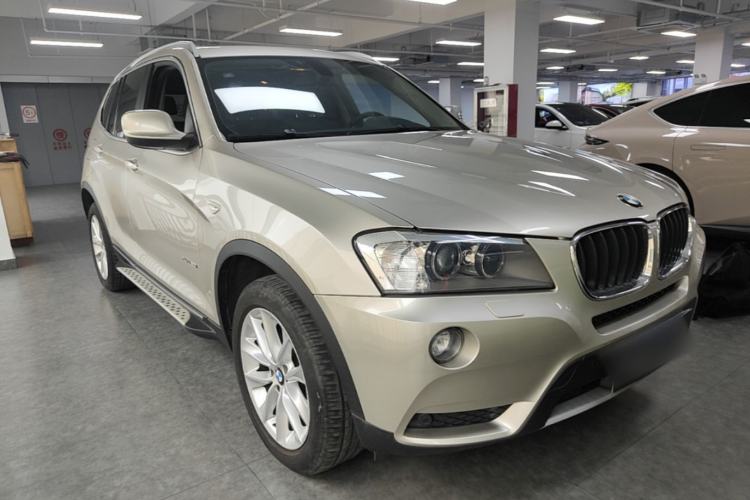 Used BMW X3 2013 Facelifted xDrive20i Luxury Edition Front Right 45 Deg