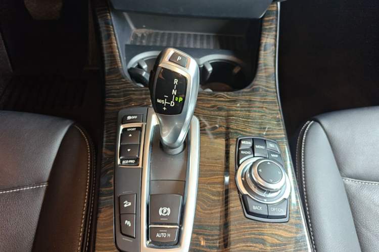 Used BMW X3 2013 Facelifted xDrive20i Luxury Edition Gear Lever