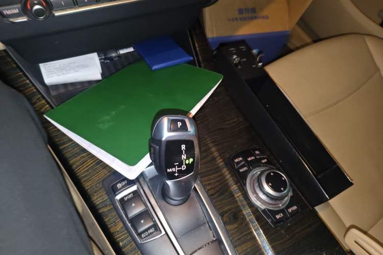 Used BMW X3 2013 Facelifted xDrive20i Luxury Edition Gear Lever