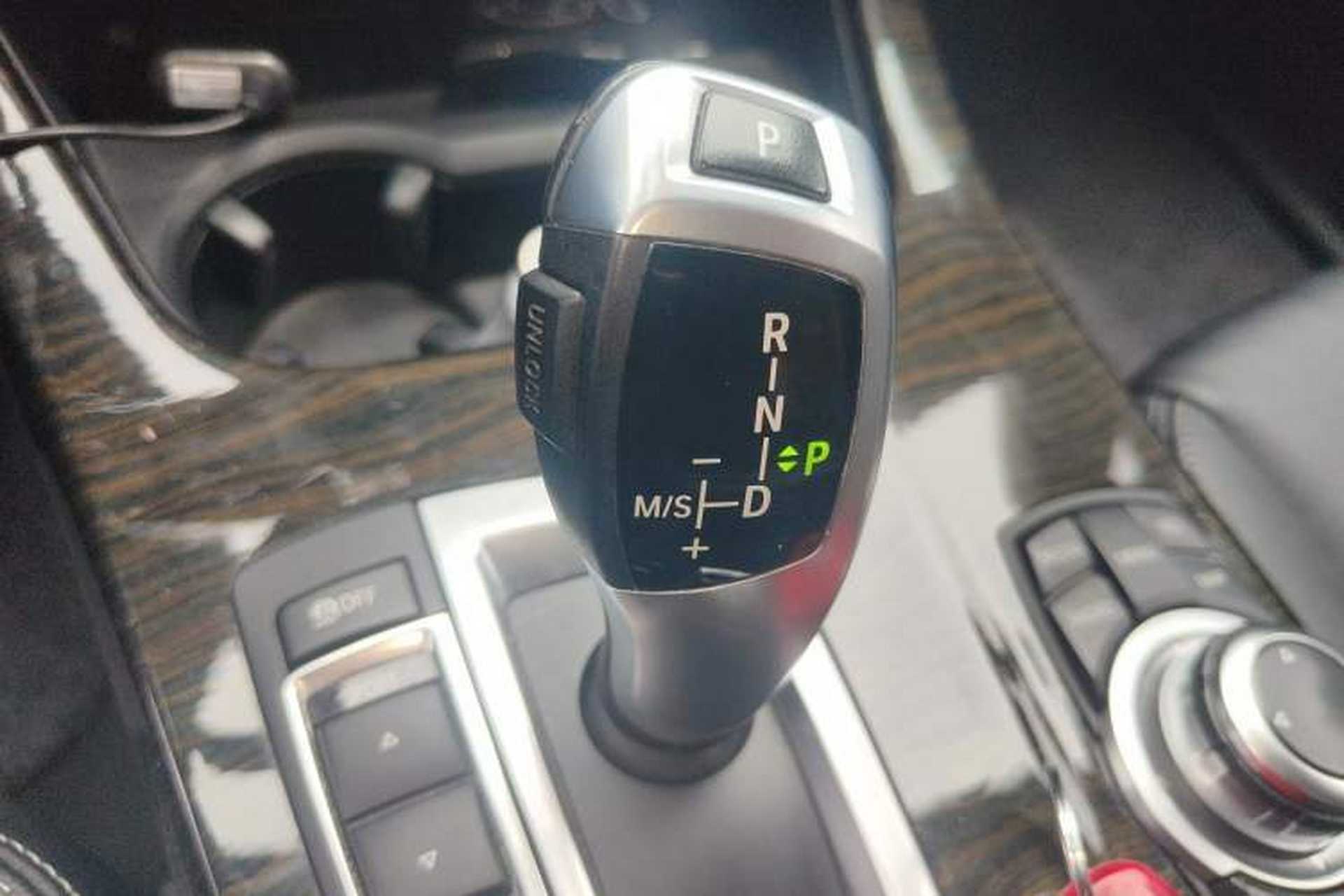Used BMW X3 2013 xDrive20i Luxury Edition Gear Lever