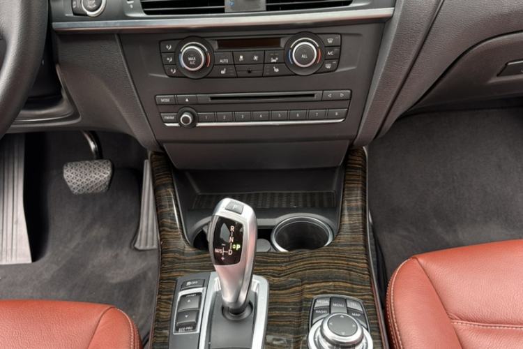 Used BMW X3 2013 Facelifted xDrive20i Luxury Edition Gear Lever