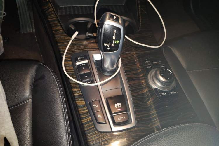 Used BMW X3 2013 Facelifted xDrive20i Luxury Edition Gear Lever