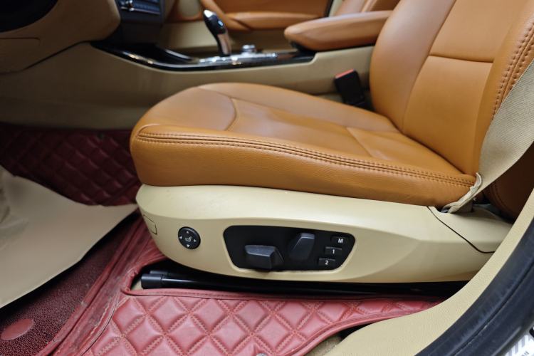 Used BMW X3 2013 Facelifted xDrive20i Luxury Edition Interior 10