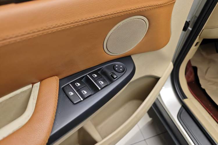 Used BMW X3 2013 Facelifted xDrive20i Luxury Edition Interior 11