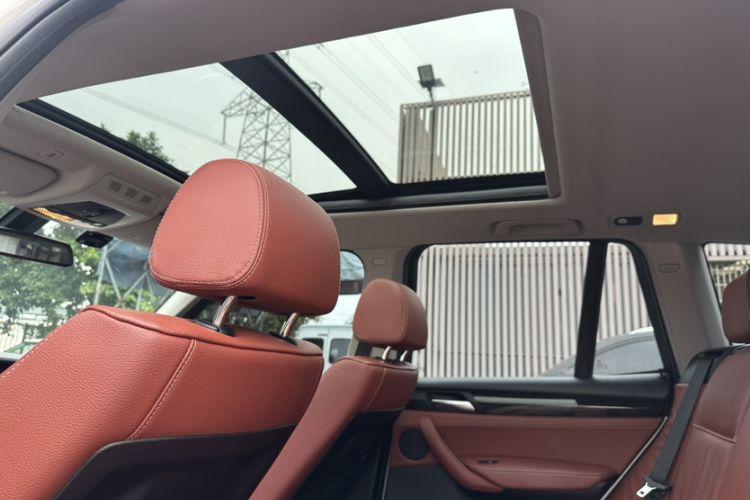 Used BMW X3 2013 Facelifted xDrive20i Luxury Edition Interior 13