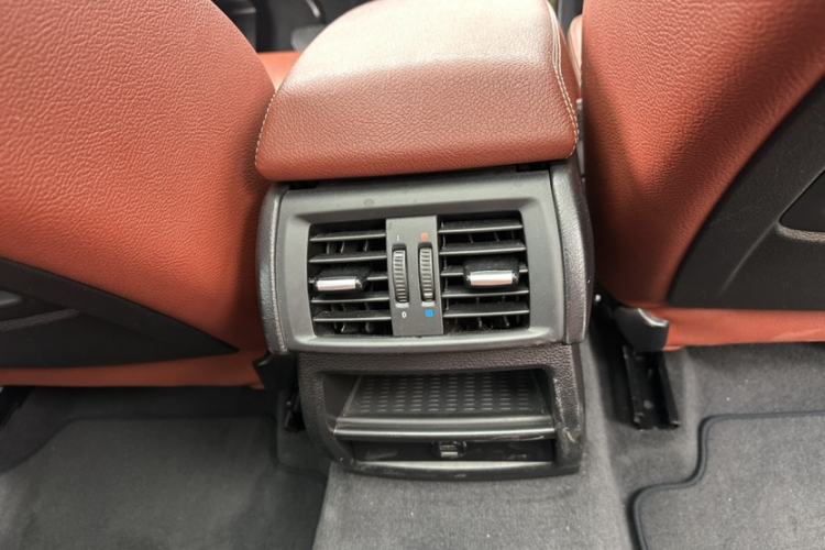 Used BMW X3 2013 Facelifted xDrive20i Luxury Edition Interior 15