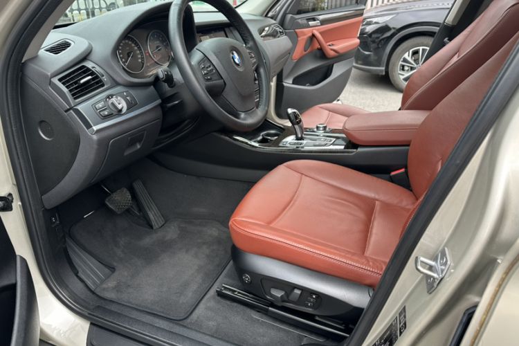 Used BMW X3 2013 Facelifted xDrive20i Luxury Edition Interior 3