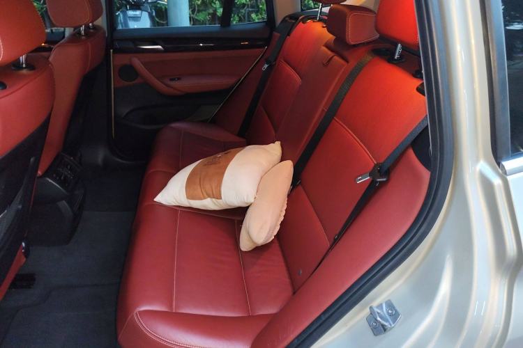 Used BMW X3 2013 Facelifted xDrive20i Luxury Edition Interior 4