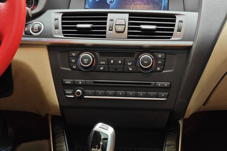 Used BMW X3 2013 Facelifted xDrive20i Luxury Edition Interior 5