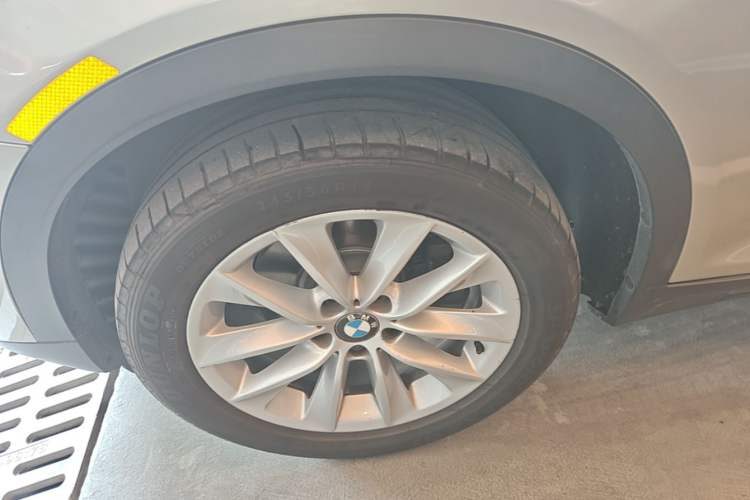 Used BMW X3 2013 Facelifted xDrive20i Luxury Edition Left Front Wheel Hub