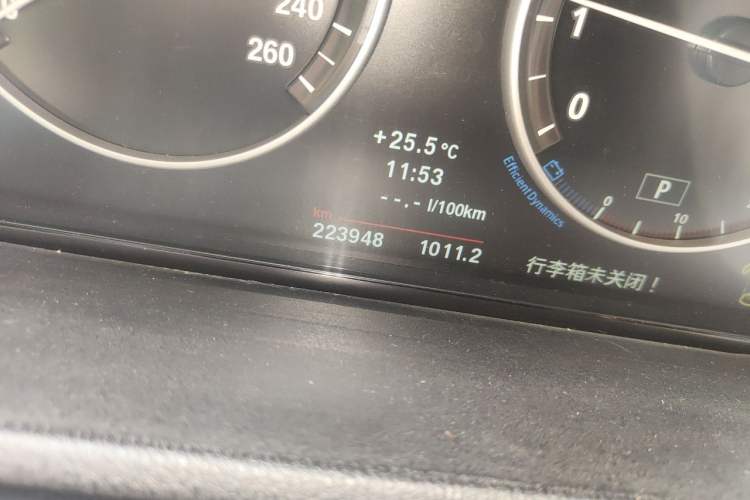 Used BMW X3 2013 xDrive20i Luxury Edition Odometer Close Up