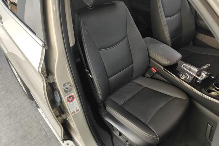 Used BMW X3 2013 Facelifted xDrive20i Luxury Edition Right Front Seat