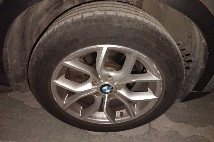 Used BMW X3 2013 Restyled xDrive28i Leading Edition Right Front Wheel Hub