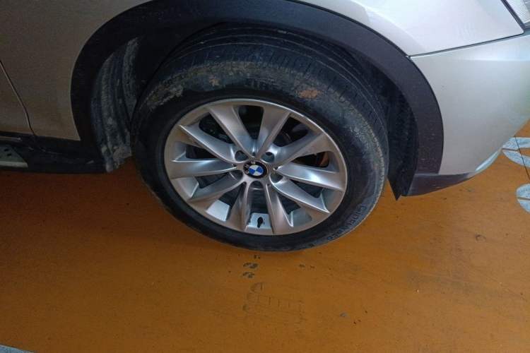 Used BMW X3 2013 Facelifted xDrive20i Luxury Edition Right Front Wheel Hub