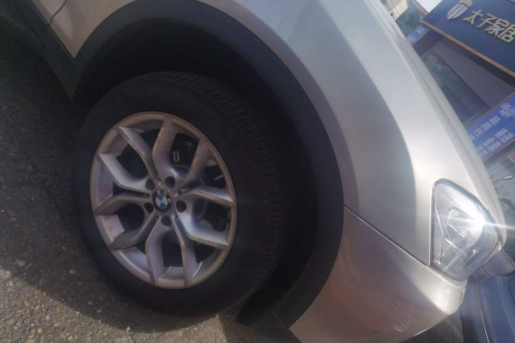 Used BMW X3 2013 xDrive28i Luxury Model Right Front Wheel Hub
