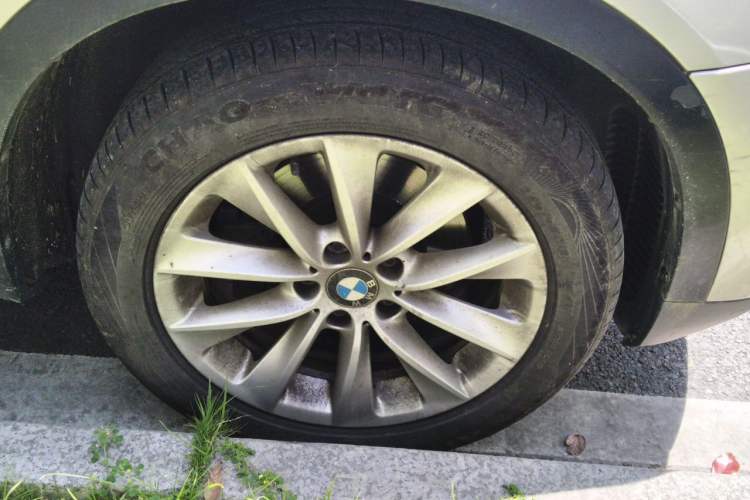 Used BMW X3 2013 Facelifted xDrive20i Luxury Edition Right Front Wheel Hub
