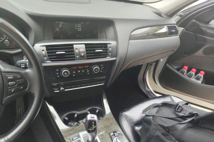 Used BMW X3 2013 xDrive20i Luxury Edition Audio And AC Panel