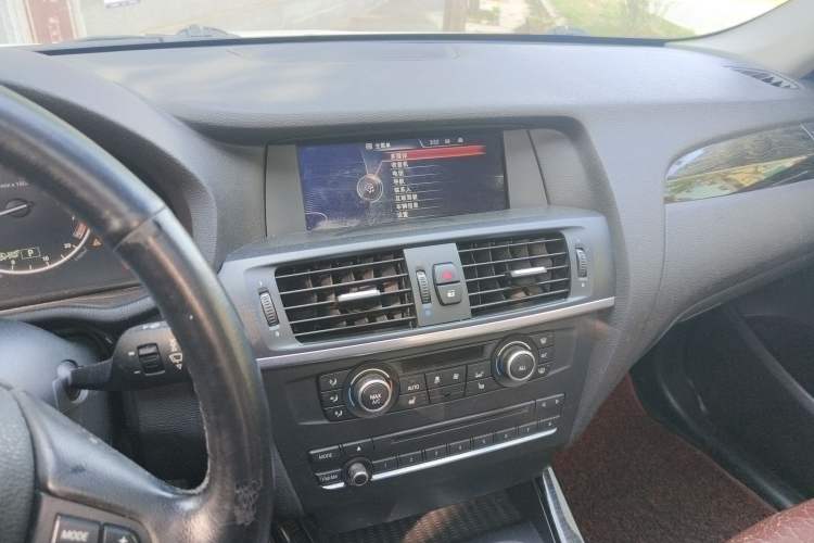 Used BMW X3 2013 xDrive20i Luxury Edition Audio And AC Panel