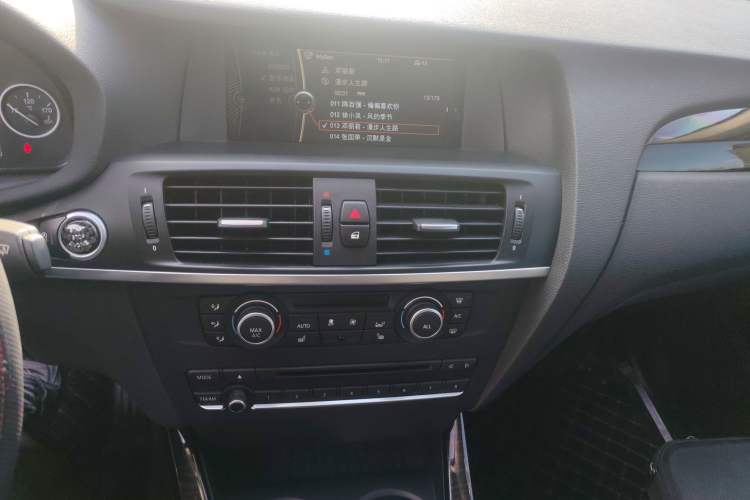 Used BMW X3 2013 xDrive20i Luxury Edition Audio And AC Panel