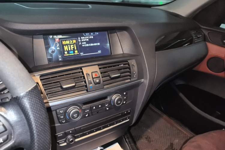 Used BMW X3 2013 xDrive20i Luxury Edition Audio And AC Panel
