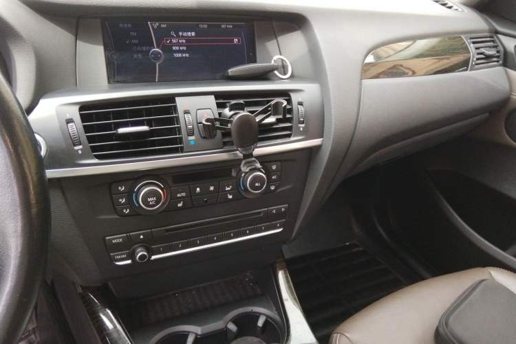 Used BMW X3 2013 xDrive28i Luxury Model Audio And AC Panel