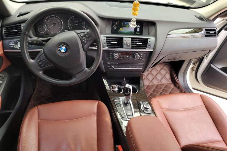 Used BMW X3 2013 Facelifted xDrive20i Luxury Edition Center Console