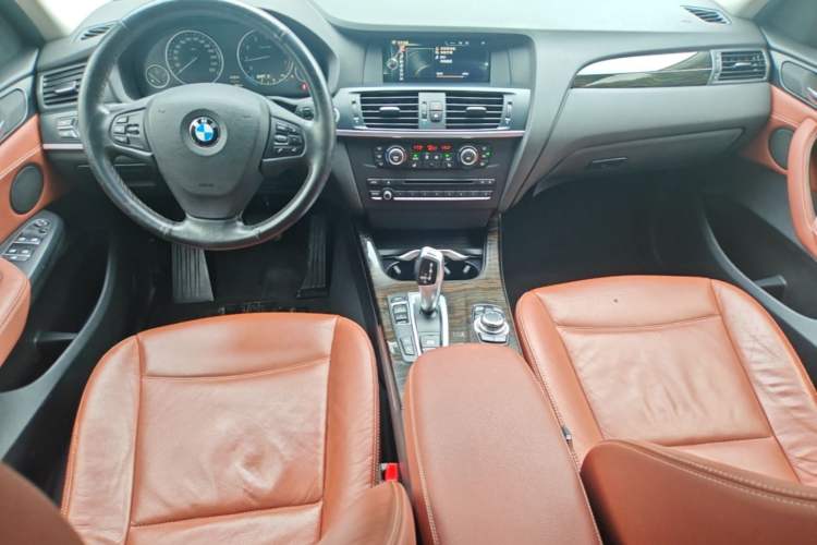 Used BMW X3 2013 Facelifted xDrive20i Luxury Edition Center Console