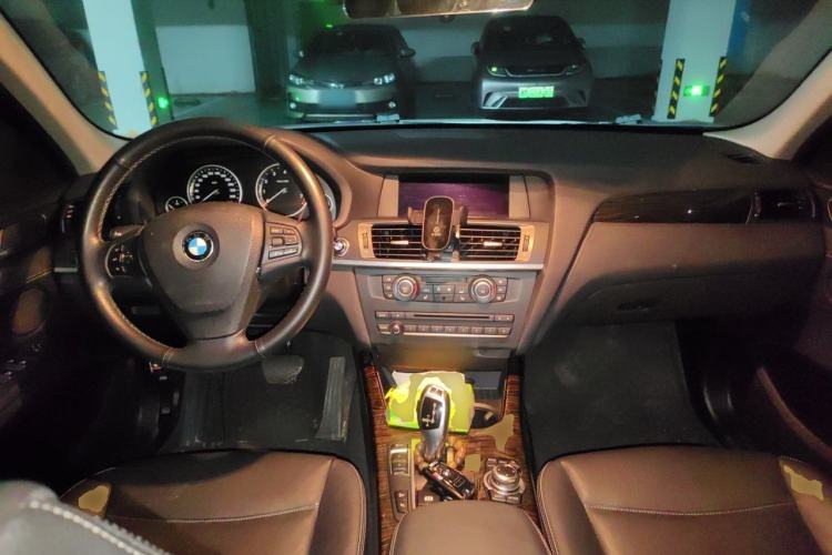 Used BMW X3 2013 Facelifted xDrive20i Luxury Edition Center Console
