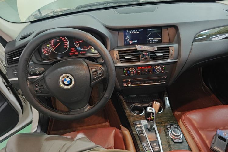 Used BMW X3 2013 Facelifted xDrive20i Luxury Edition Center Console