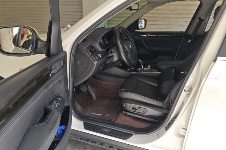 Used BMW X3 2013 Facelifted xDrive20i Luxury Edition Driver Seat